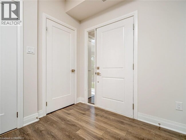 Photo du bâtiment - 2 Willow St