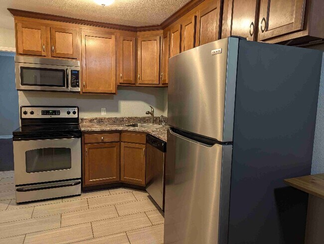 Foto del edificio - 6369 Village Ln