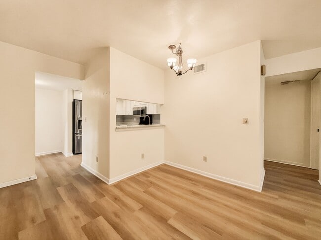 Building Photo - 1701 Courtyard Way