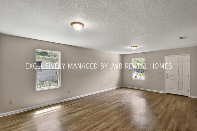Building Photo - 4132 Santee Rd