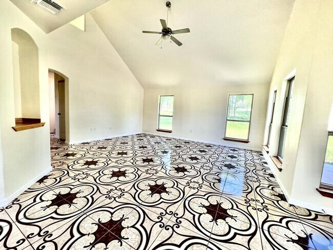 Foto del edificio - House For Lease In Manor