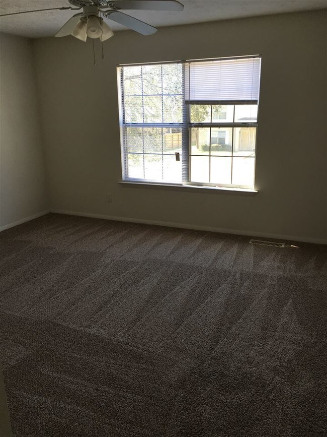 Foto del edificio - 2000 Pecan Ct