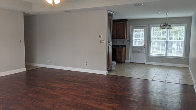 Building Photo - 2445 Muscogee Dr