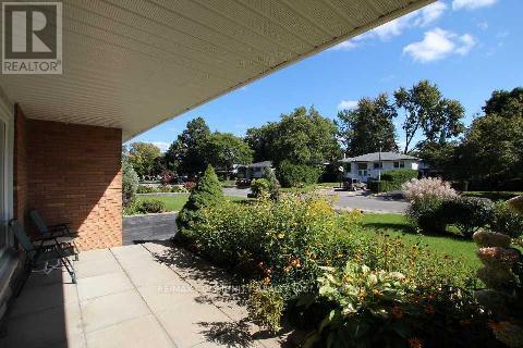 Building Photo - 73 Fred Varley Dr