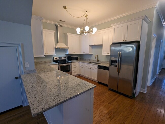 Foto del edificio - 305 E Henry St