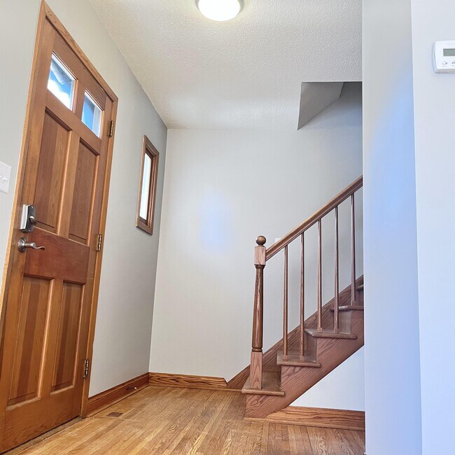 Foto del edificio - 2033 13th Ave NW