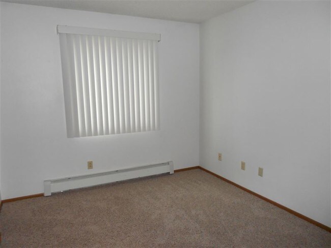 Building Photo - 2 br, 1 bath  - 2738 Gateway Ave #2