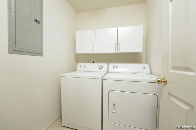 Foto del edificio - 4341 Deeside Dr
