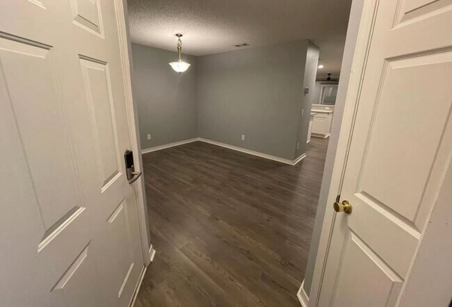 Foto del edificio - 10340 Chinaberry Ct