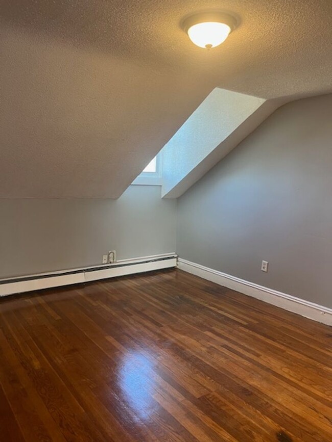 Building Photo - 72 Pocasset Ave
