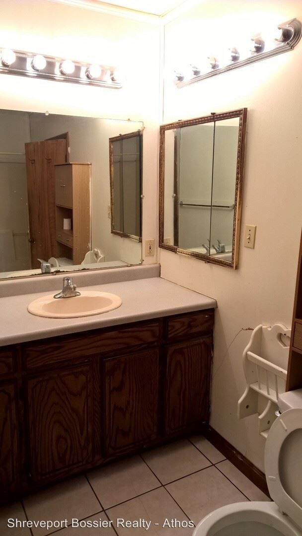 Building Photo - 2 br, 1 bath House - 223 Edwards St