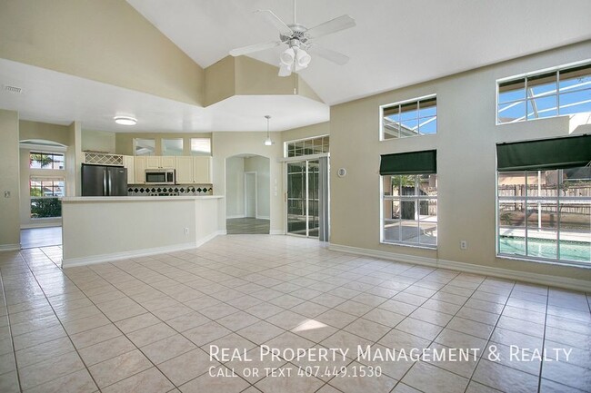 Foto del edificio - Spacious 3 BR / 2 BA Pool Home