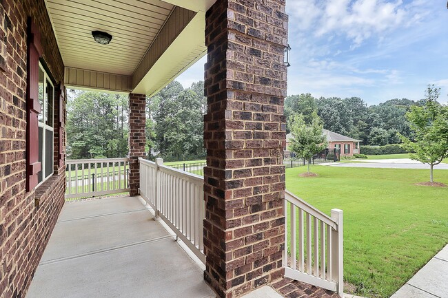 Building Photo - 141 Tall Fern Lp