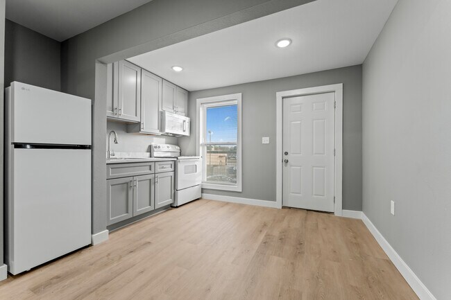 Cocina - 103 N Scanlan St