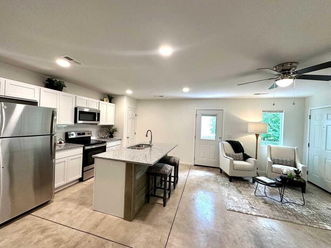 Updated DUPLEX with Garage - Updated  DUPLEX with Garage
