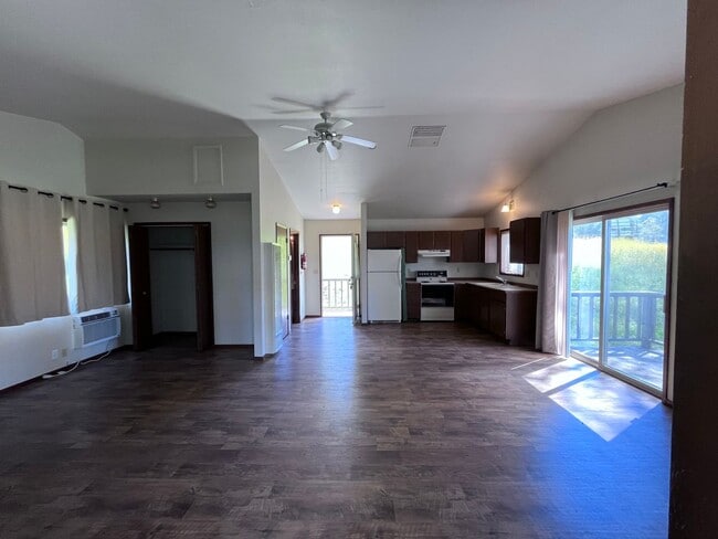 Building Photo - Large Studio in the Foothills