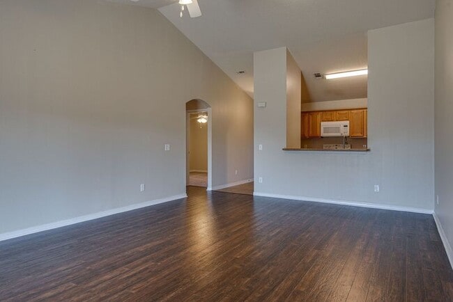 Building Photo - 5009 Makenna Cir