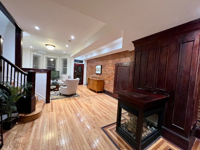 Foto del edificio - 56 Adams St NW