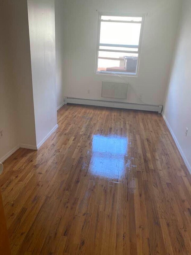 Foto principal - 4303 Church Ave