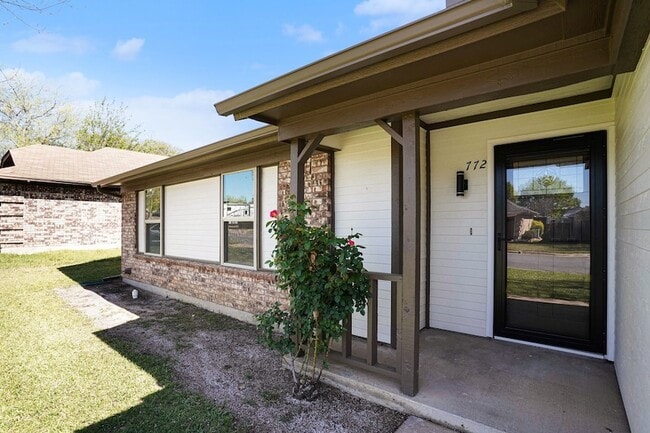 Photo - 772 Hampshire Drive House