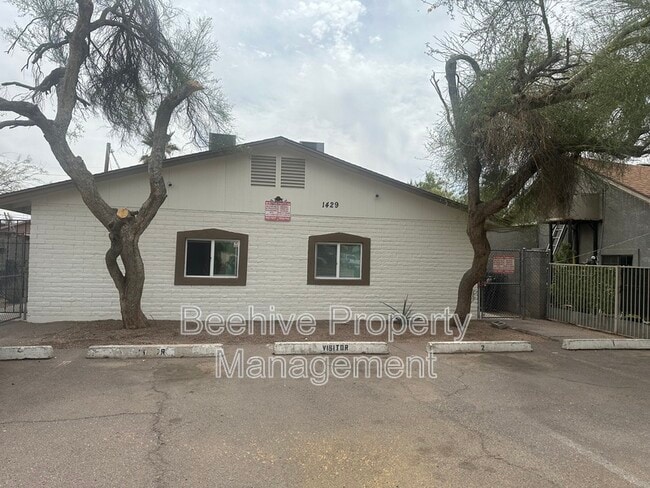 Foto del edificio - 1429 E Fillmore St