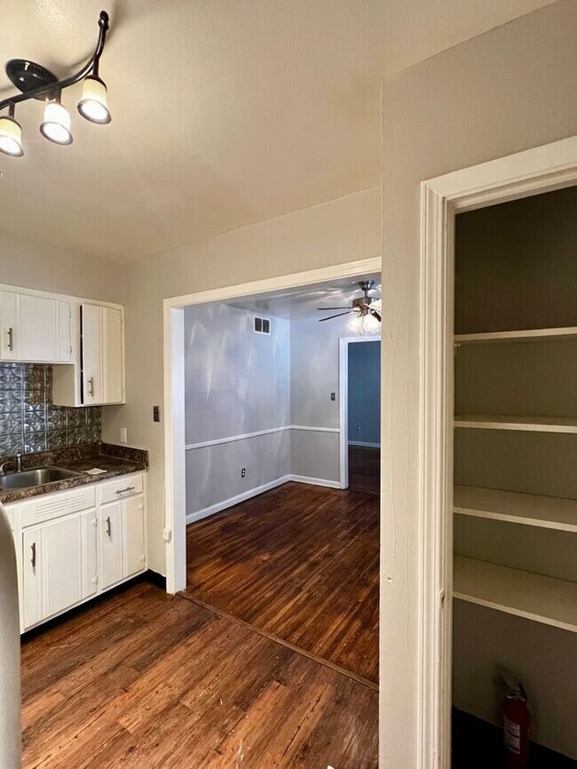 Foto del edificio - Quiet Midtown Community 2bd/1ba with Fall ...