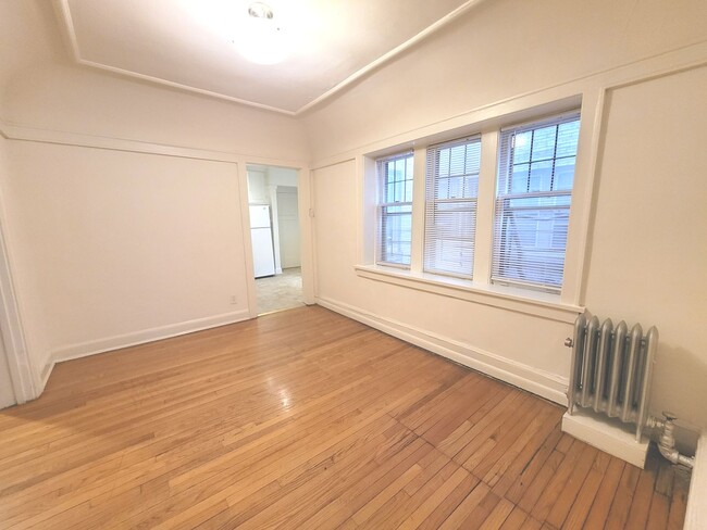 Interior Photo - The Drake
