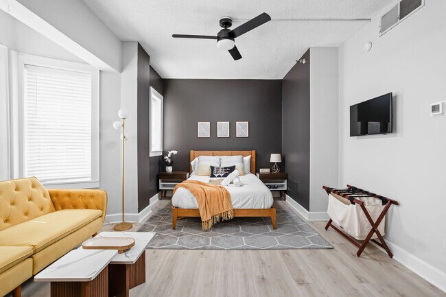 Foto del edificio - 230 E 9th St