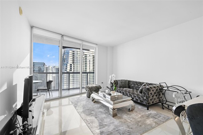 Foto del edificio - 475 Brickell Ave