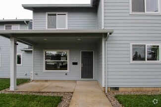 Building Photo - 2295 Maple Ave NE