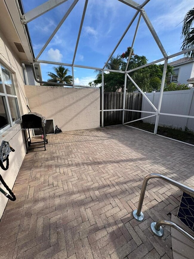 Building Photo - 3055 El Camino Real