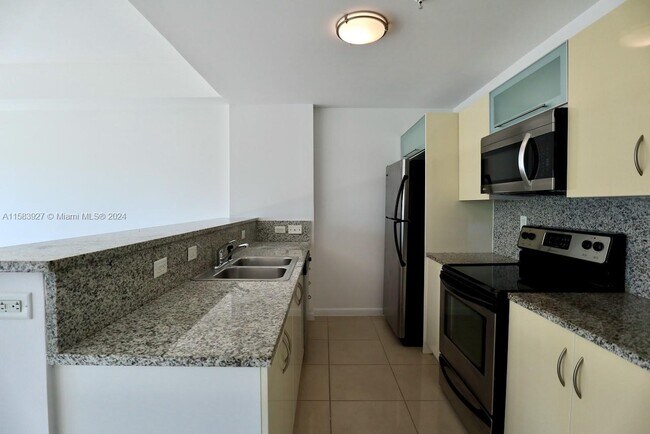 Foto del edificio - 2694 Inagua Ave