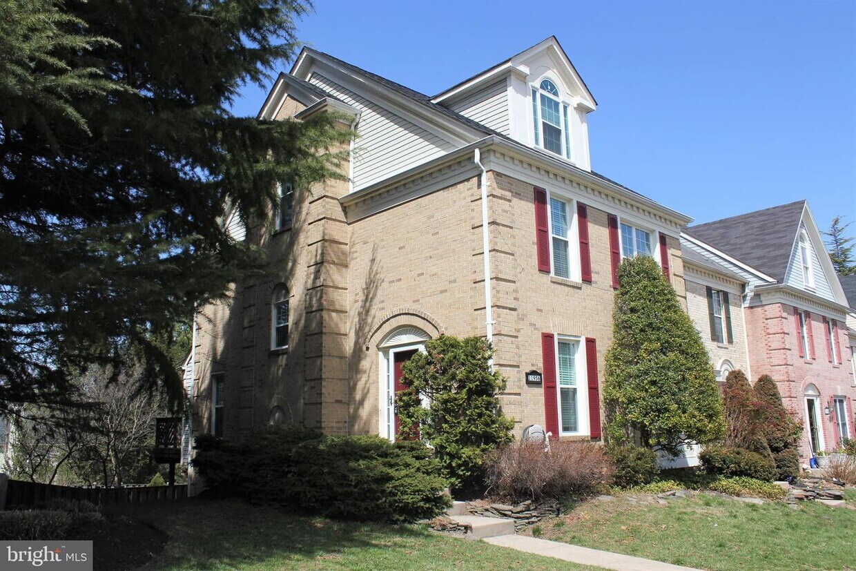 11956 Mays Chapel Rd, Timonium, MD 21093 Townhome Rentals in Timonium