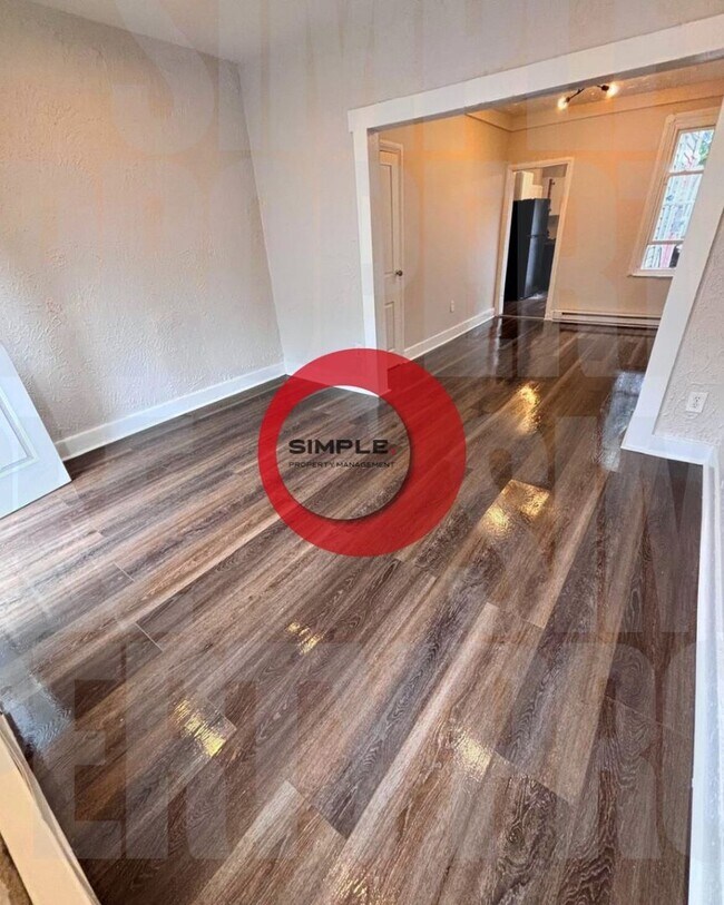 Foto del edificio - 3 bedroom 1 bath house