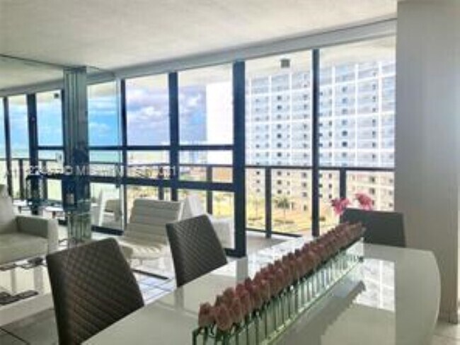 Foto del edificio - 600 NE 36th St