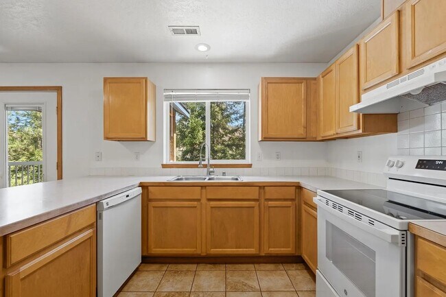 Foto del edificio - 1327 W Qualchan Dr