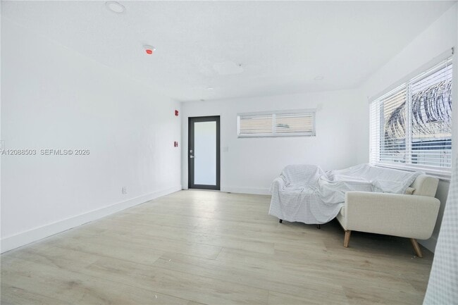 Building Photo - 2209 SW 61st Ave