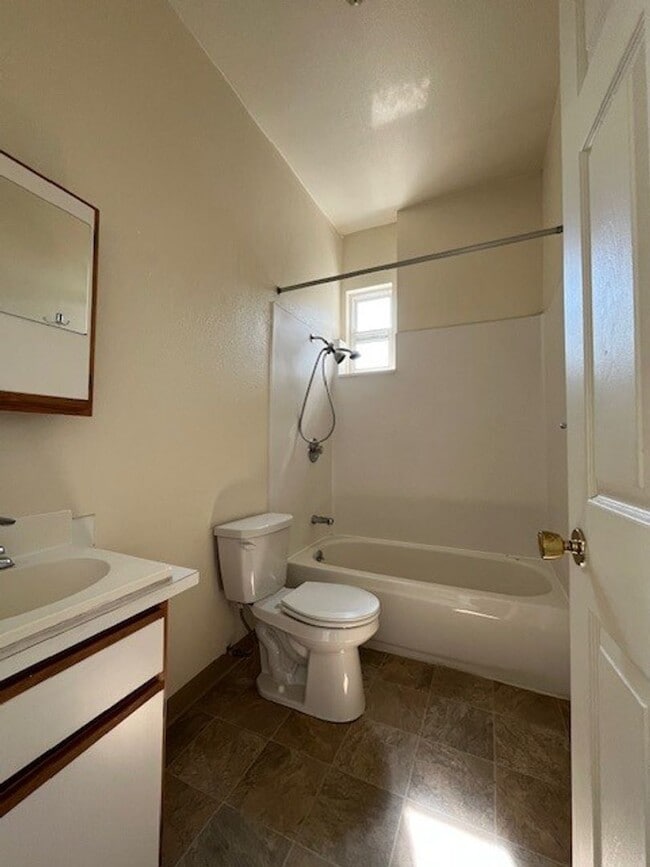 Interior Photo - Camdon - 1 Bedroom - Central District - Vi...