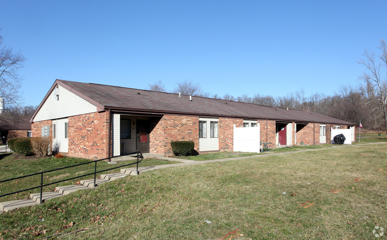 Primary Photo - Lancaster Club Apartments