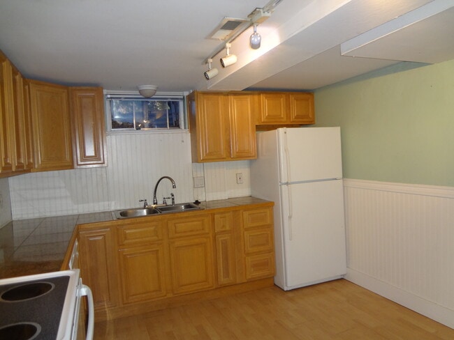 Photo - Garden Level 2 Bedroom Apartment right near D.U.
