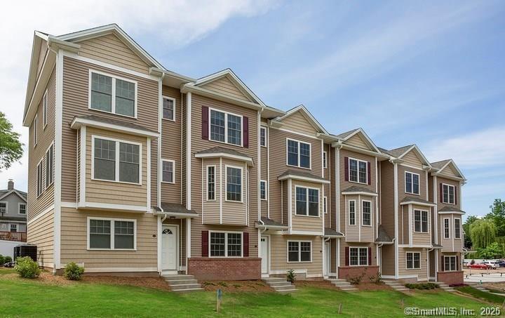 Foto principal - 35 Ringgold St