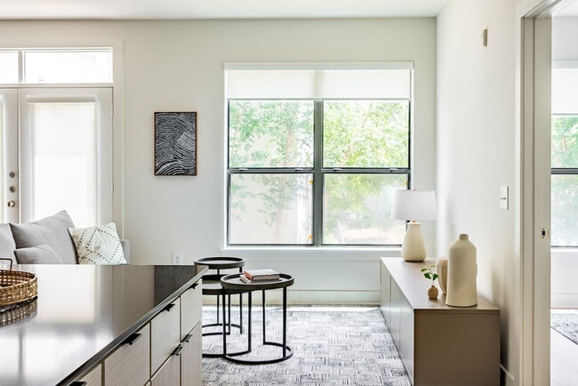 Foto del edificio - 2137 Pelham Dr