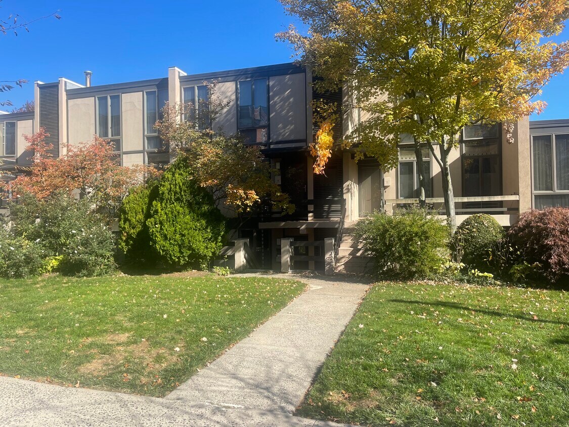 Foto principal - 7 Hughes Pl