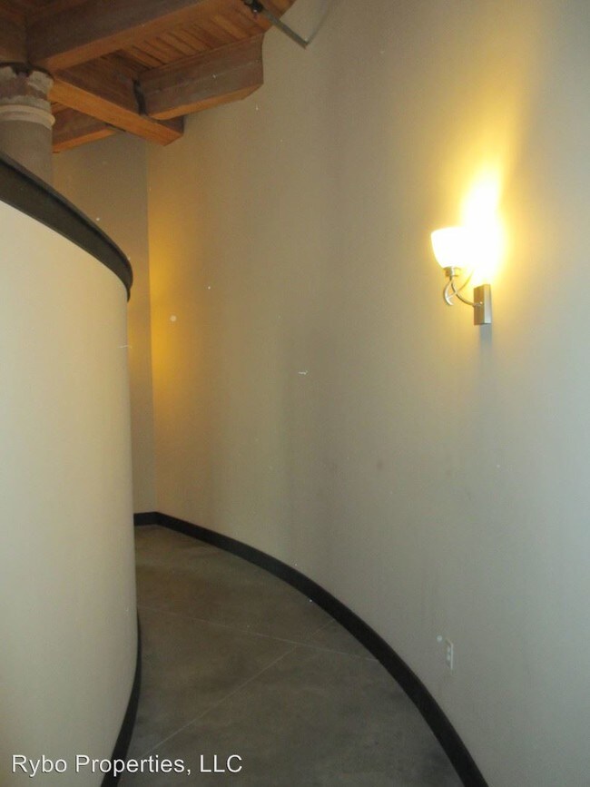 Building Photo - 1 br, 1 bath House - 1123 Washington Ave #202