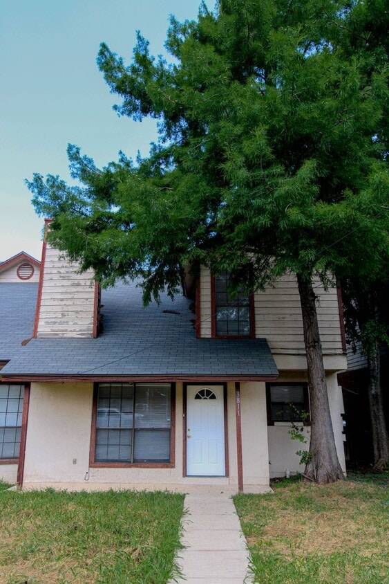 Primary Photo - 3811 Bremen Ave