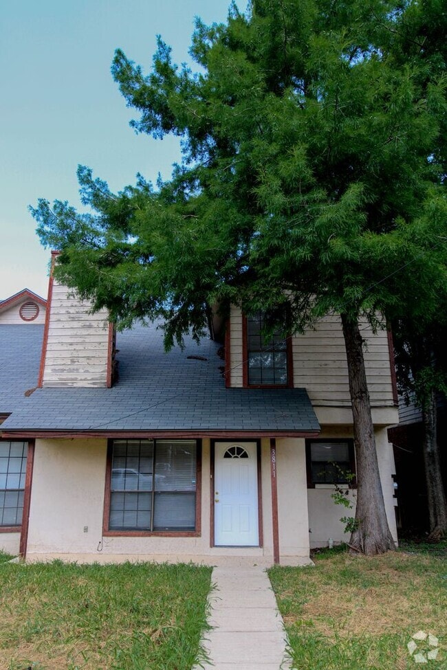 Building Photo - 3811 Bremen Ave