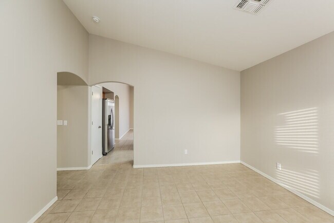 Foto del edificio - 12420 N 121st Ave