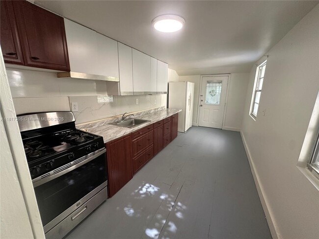 Foto del edificio - 566 NW 1st St