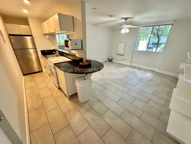 Building Photo - 1301 S Howard Ave