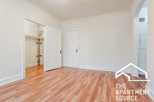 Foto del edificio - 2536 N Sawyer Ave